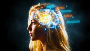 Mulher loira de perfil com cérebro iluminado e palavras brilhantes representando o impacto neural de frases motivacionais curtas.